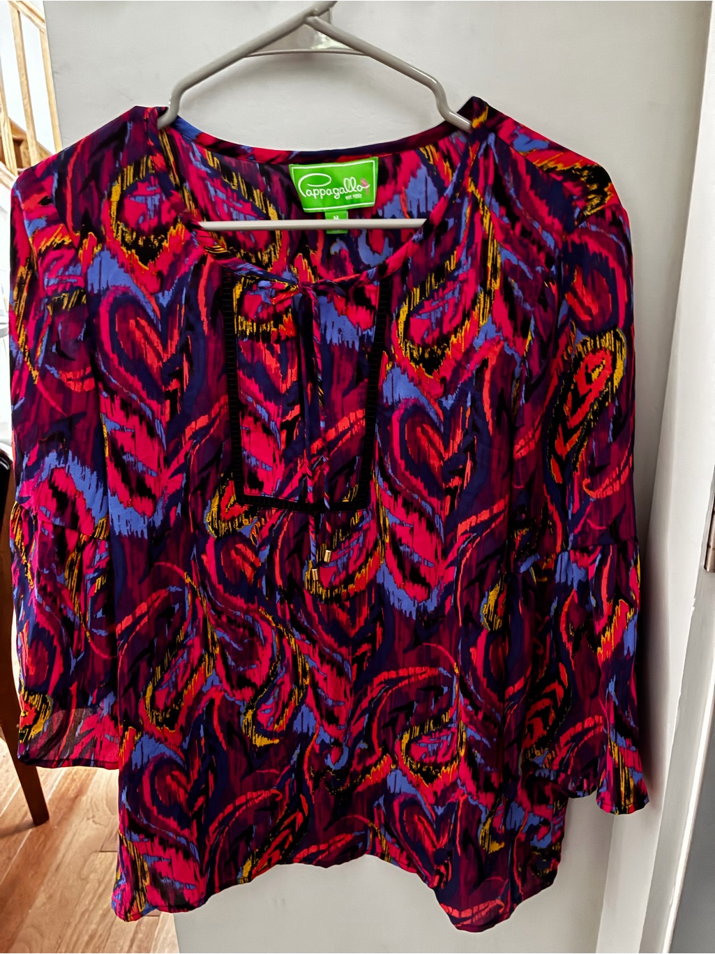 Nwot Pappagallo Women's Multicolor Tie-Neck Blouse In Red, Purple And Blue